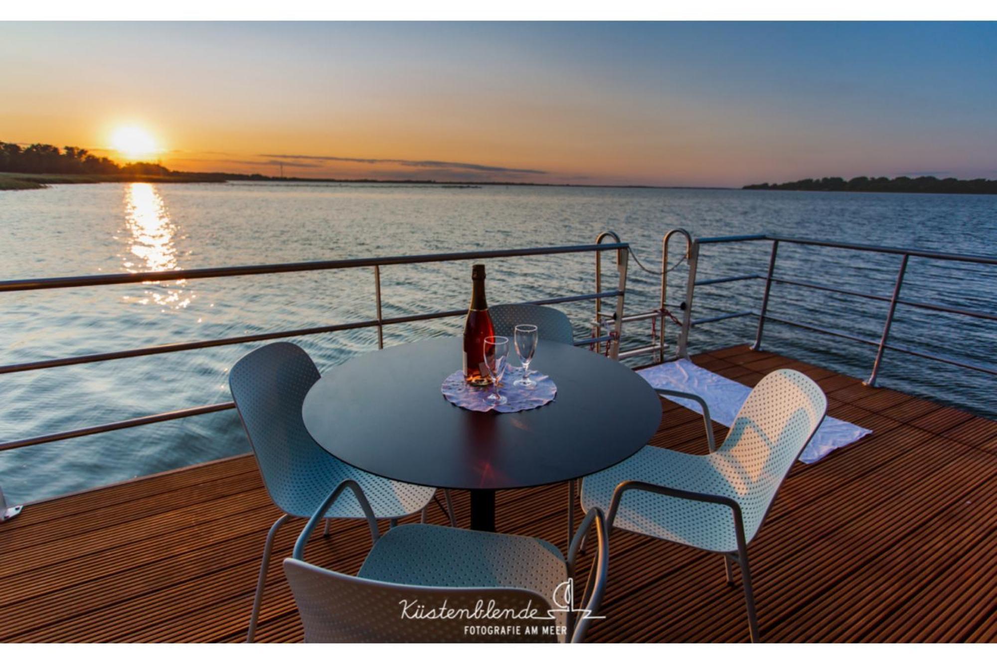 Ostsee Hausboot - Kranichnest Lp1 Ribnitz-Damgarten Exteriér fotografie